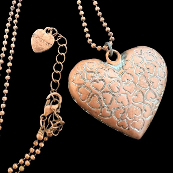 Betsey Johnson Leopard Heart Pendant - Picture 5 of 10